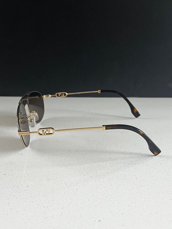 New FENDI FE40072U 30E Endura Gold/Brown 57-17-140 Sunglasses main image 3